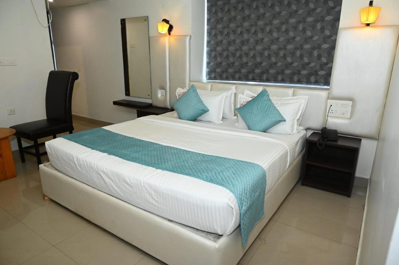 Hotel V Pride Comfort Visakhapatnam Exterior foto