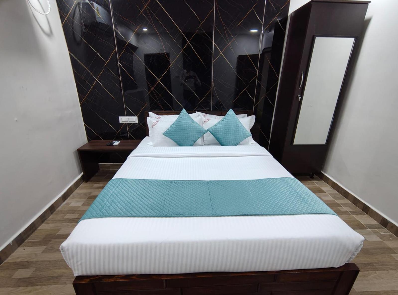Hotel V Pride Comfort Visakhapatnam Exterior foto