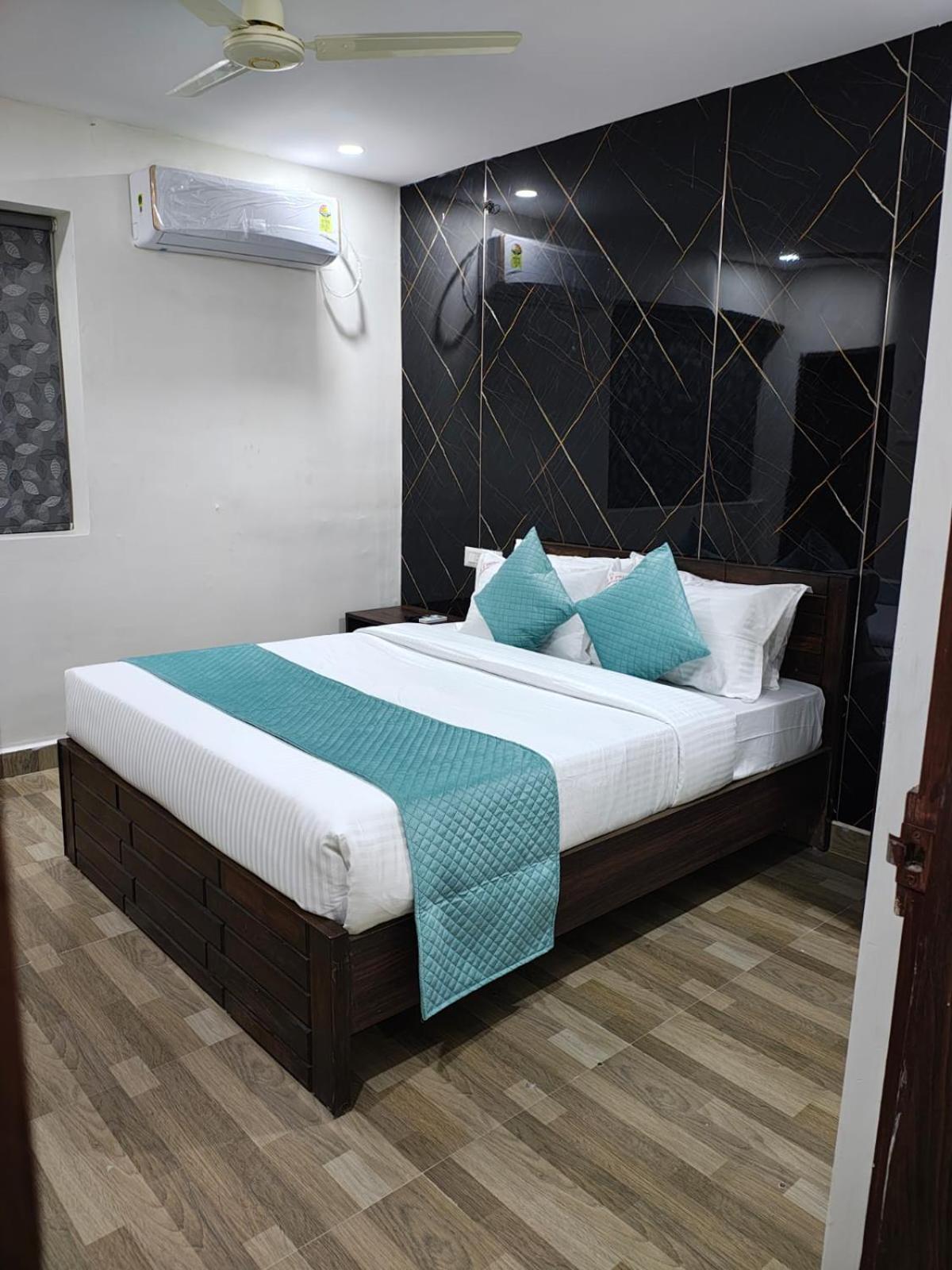 Hotel V Pride Comfort Visakhapatnam Exterior foto