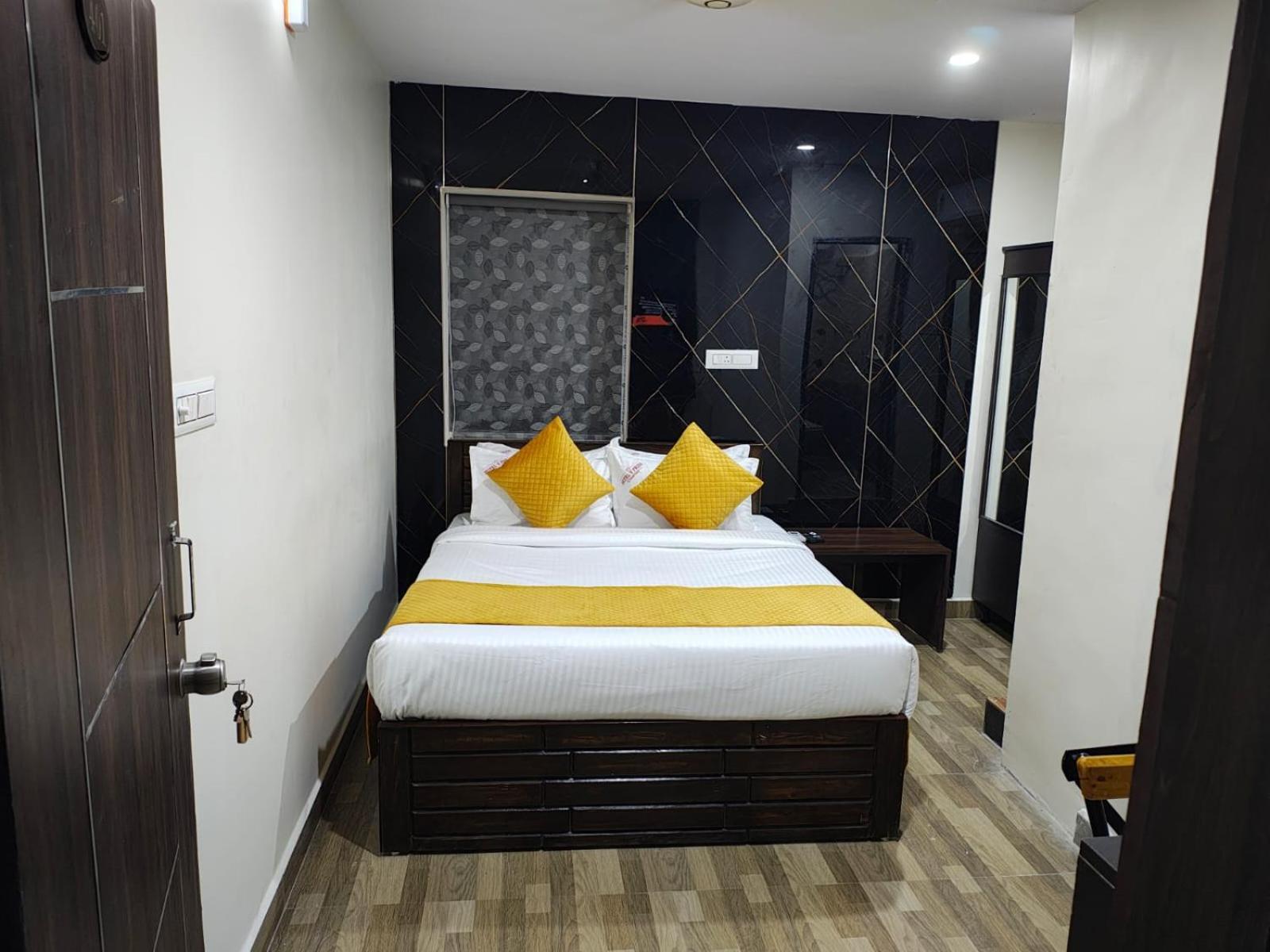 Hotel V Pride Comfort Visakhapatnam Exterior foto