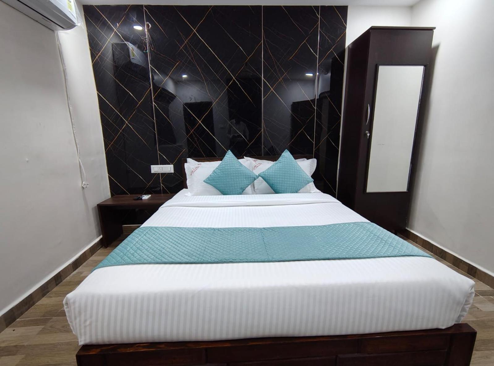 Hotel V Pride Comfort Visakhapatnam Exterior foto