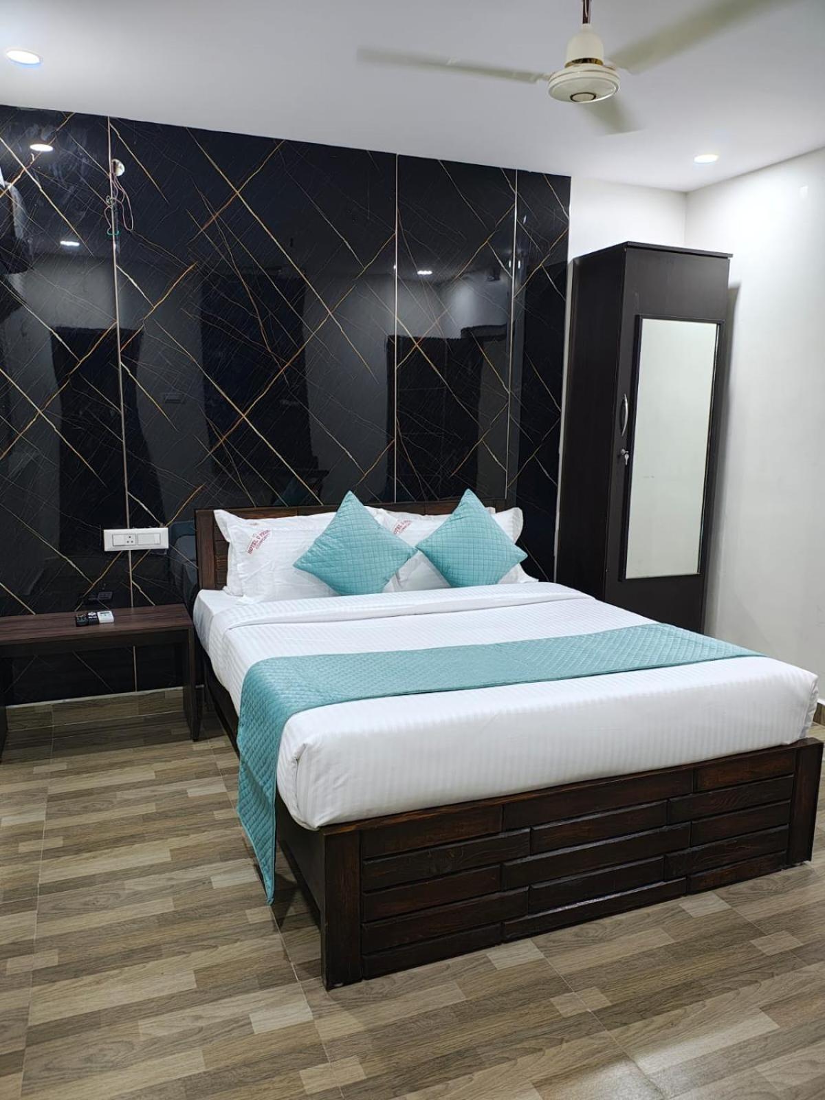 Hotel V Pride Comfort Visakhapatnam Exterior foto