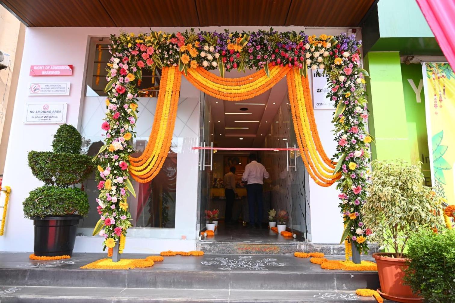 Hotel V Pride Comfort Visakhapatnam Exterior foto