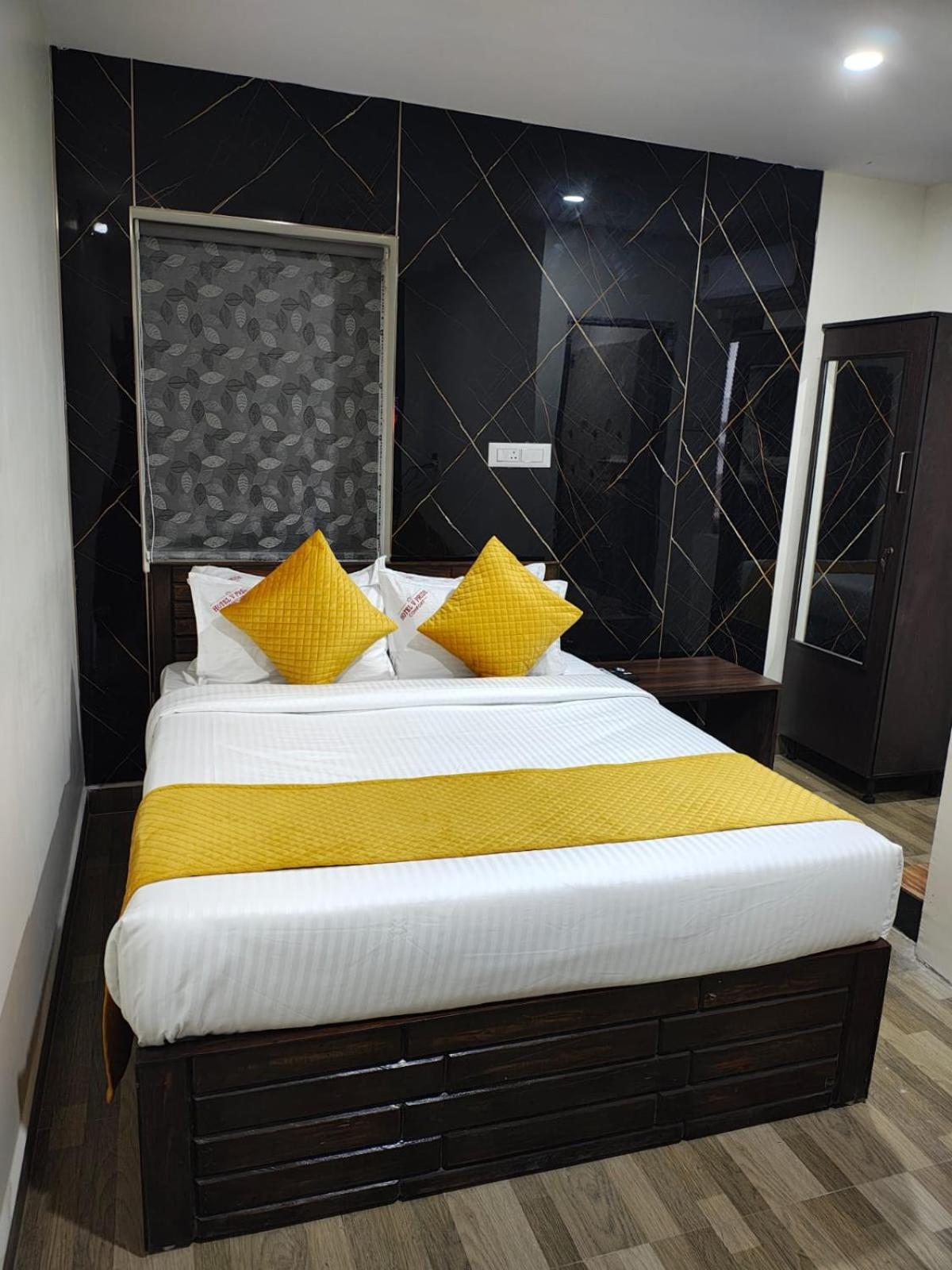 Hotel V Pride Comfort Visakhapatnam Exterior foto