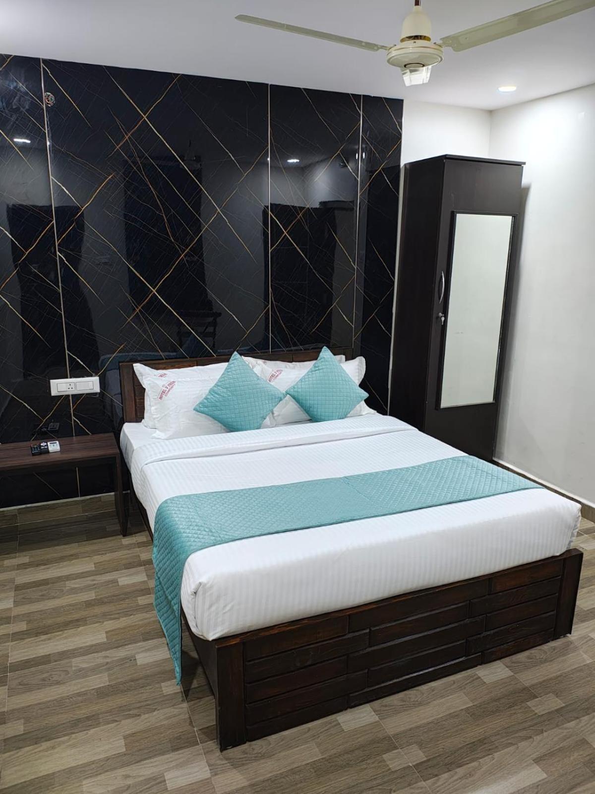 Hotel V Pride Comfort Visakhapatnam Exterior foto
